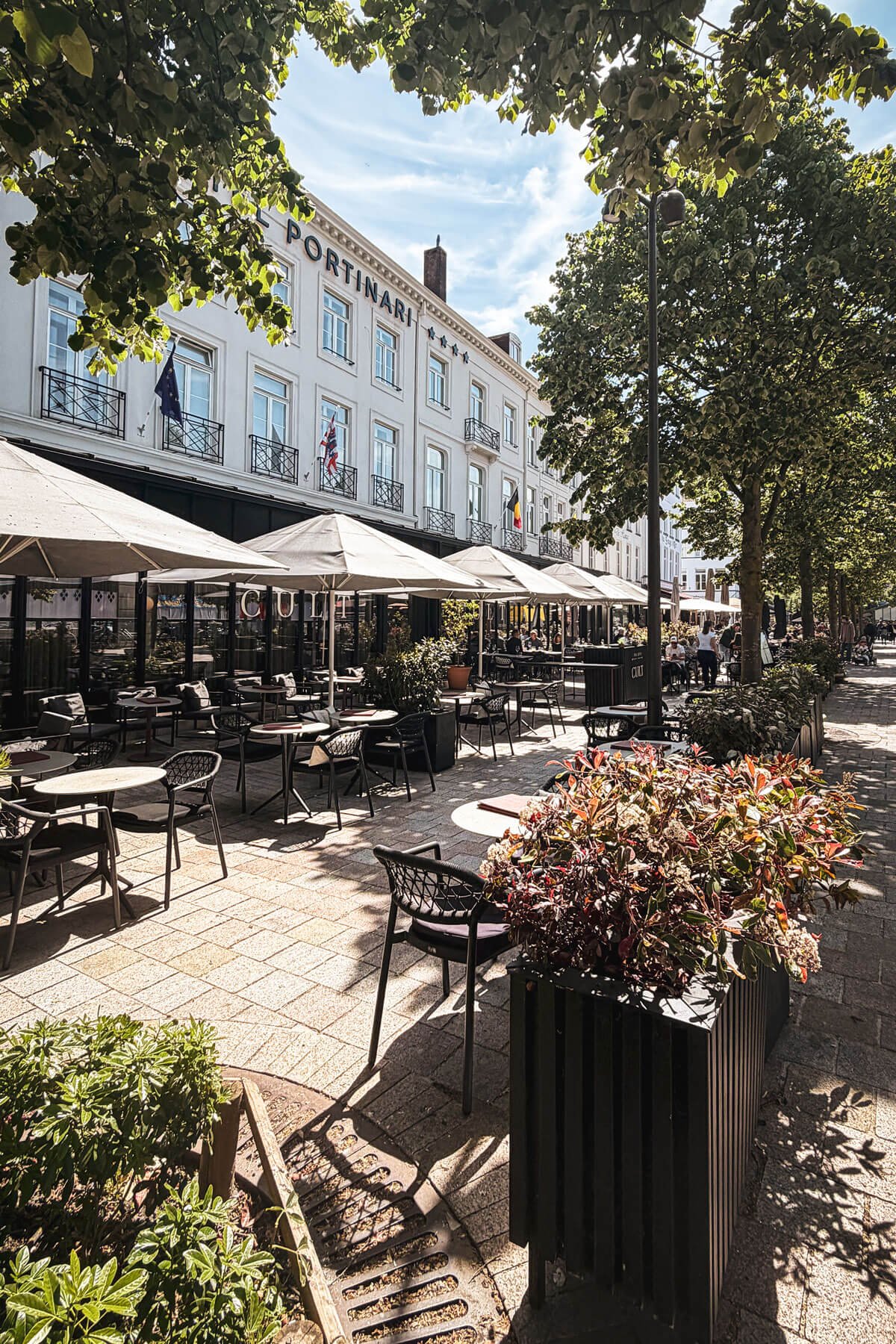 Zonnig terras Cult op 't Zand in Brugge